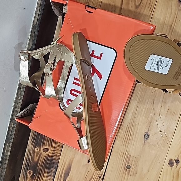 Shoes - Picture 2 of 2